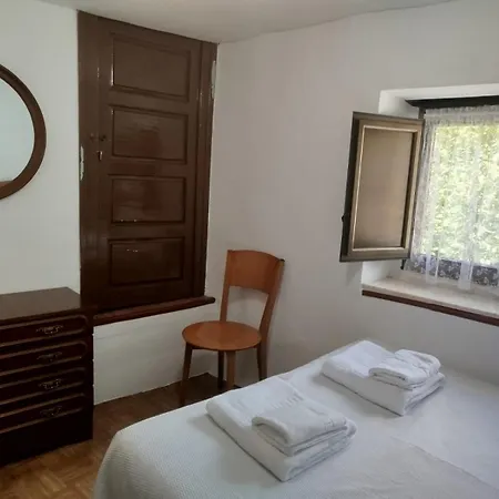 펜션 El Pedrosu Casa 6 Personas En Espinareu Cuerrías